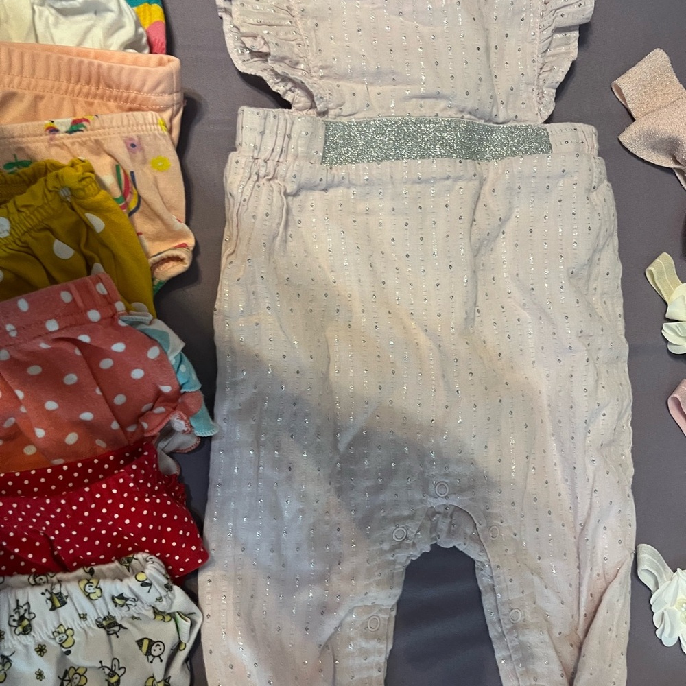 Baby Girl Ruffle Romper and Bloomers Set bundle - Picture 4 of 5